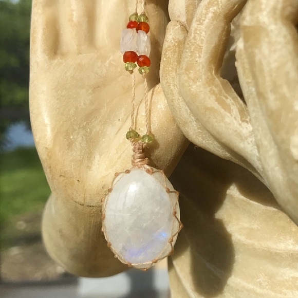 Sold  netting design macrame boho necklace - Picture 3 of 8